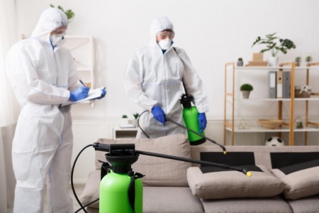 Comment choisir une entreprise de décontamination fiable et certifiée